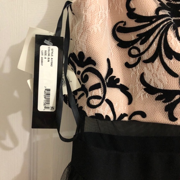 NWT BETSY ADAM Prom Dress - Picture 4 of 5